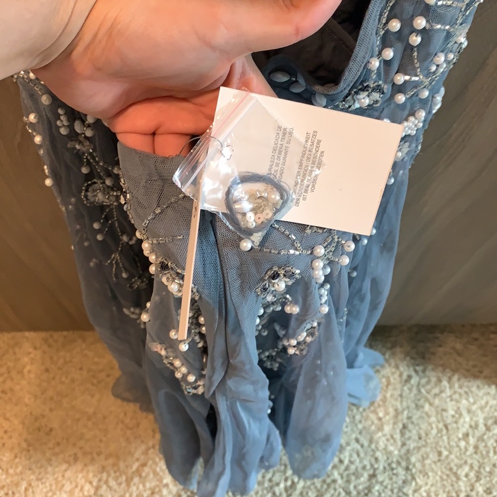 Dress - Picture 3 of 3